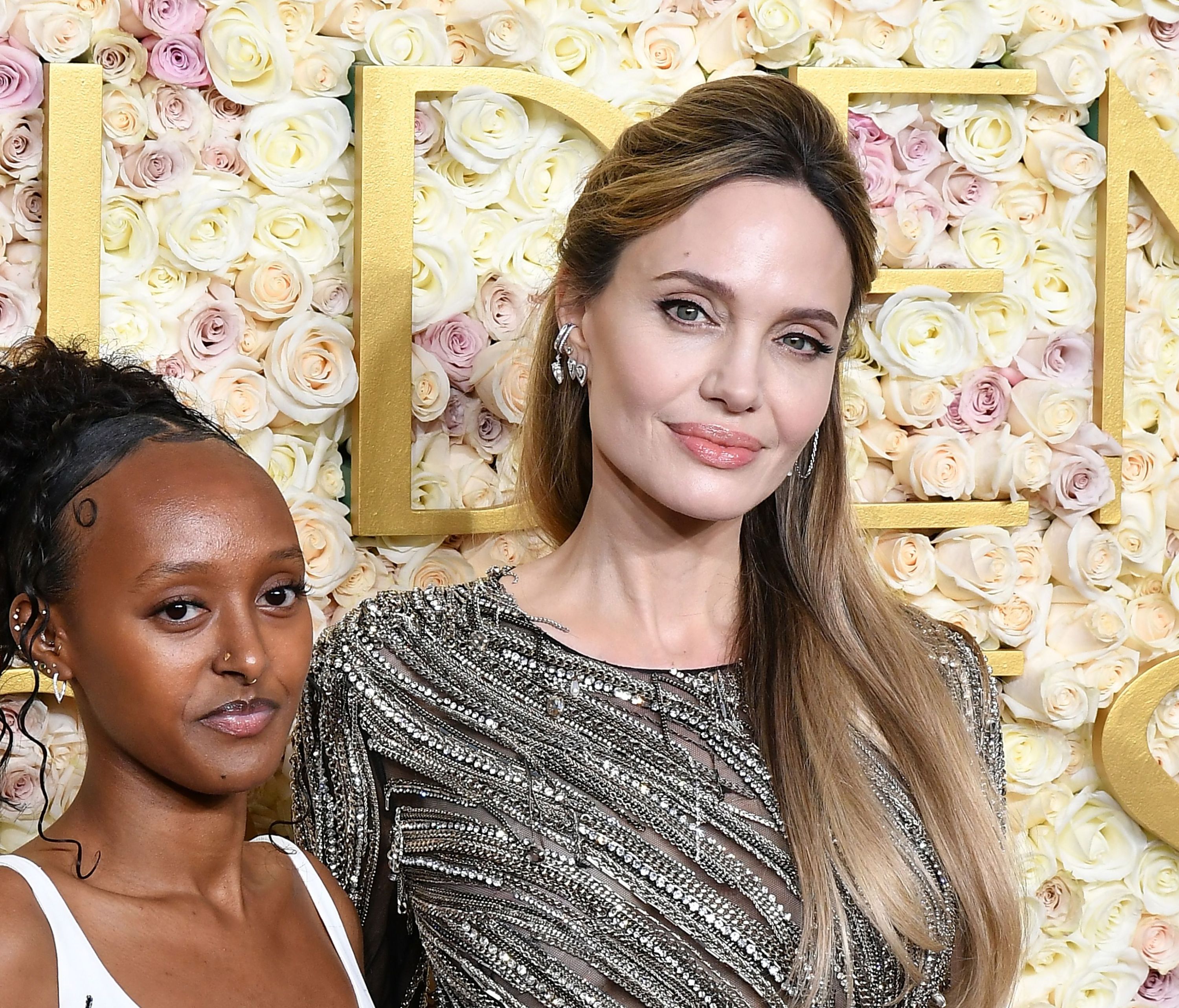 Vedete la Globurile de Aur 2025. Ținute spectaculoase pe covorul roșu. Angelina Jolie a fost însoțită de fiica sa, Zahara