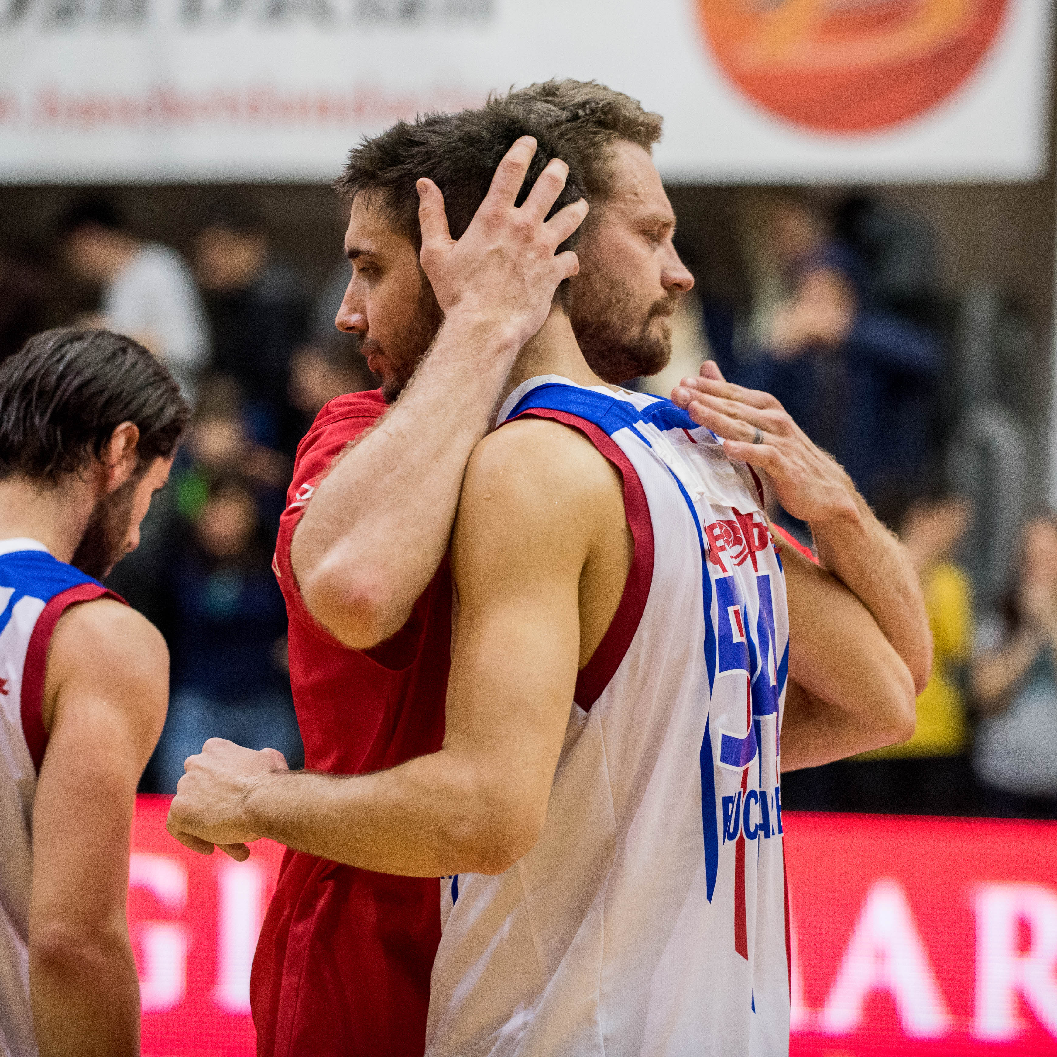 Transfer spectaculos făcut la CSM Oradea: ”Michael Jordan al surzilor”. Povestea emoționantă a lui Zupan, născut cu grave deficiențe de auz și de vorbire din naștere, primul baschetbalist surd care a jucat în Euroligă și la Mondiale. ”Sportul mi-a dat totul, m-a făcut bărbat!”/ FOTO&VIDEO