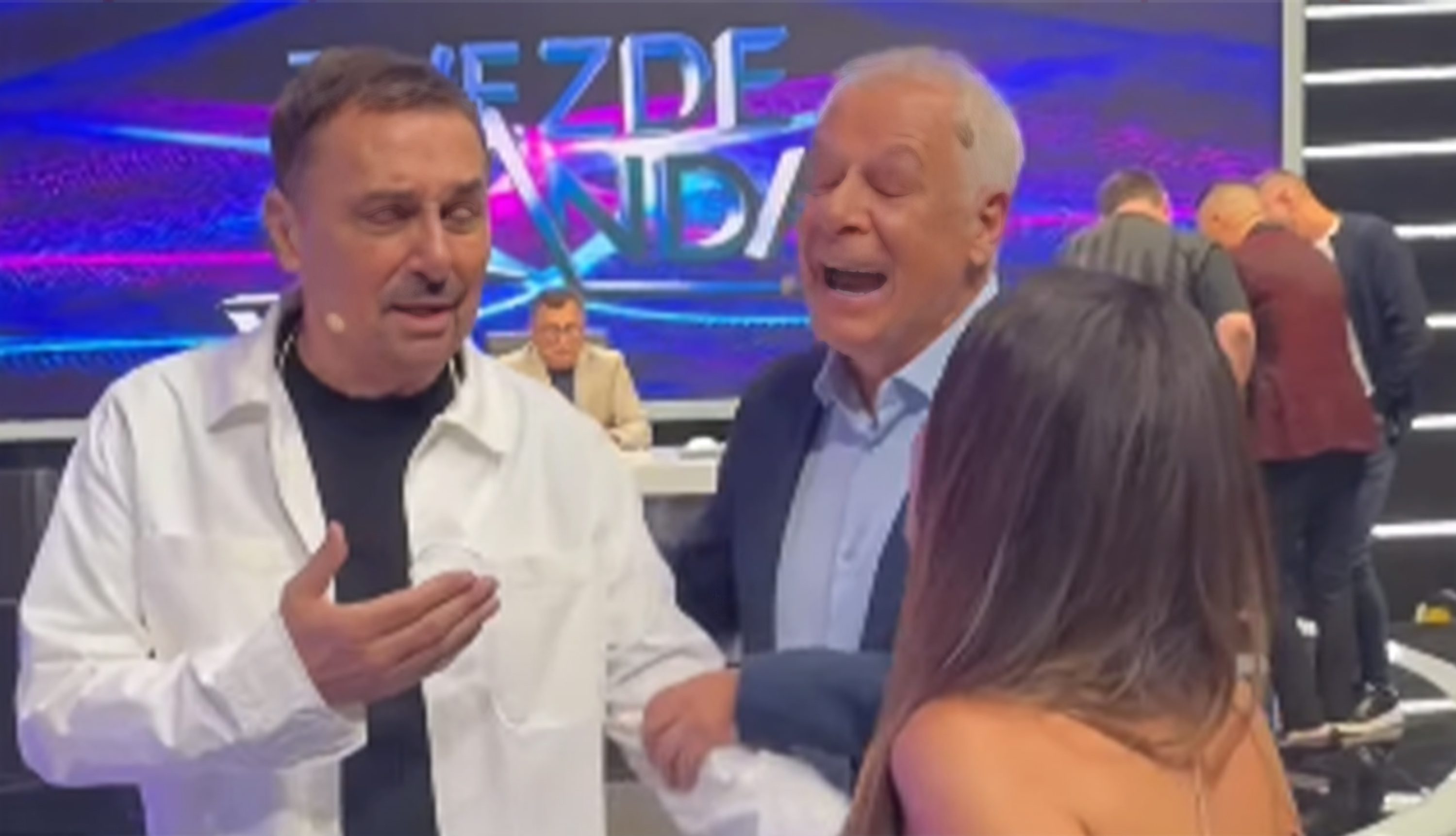(VIDEO) VODITELJKA PLAKALA ZBOG KEBE Evo šta se dešava na snimanju "Zvezda Granda": Isplivao snimak