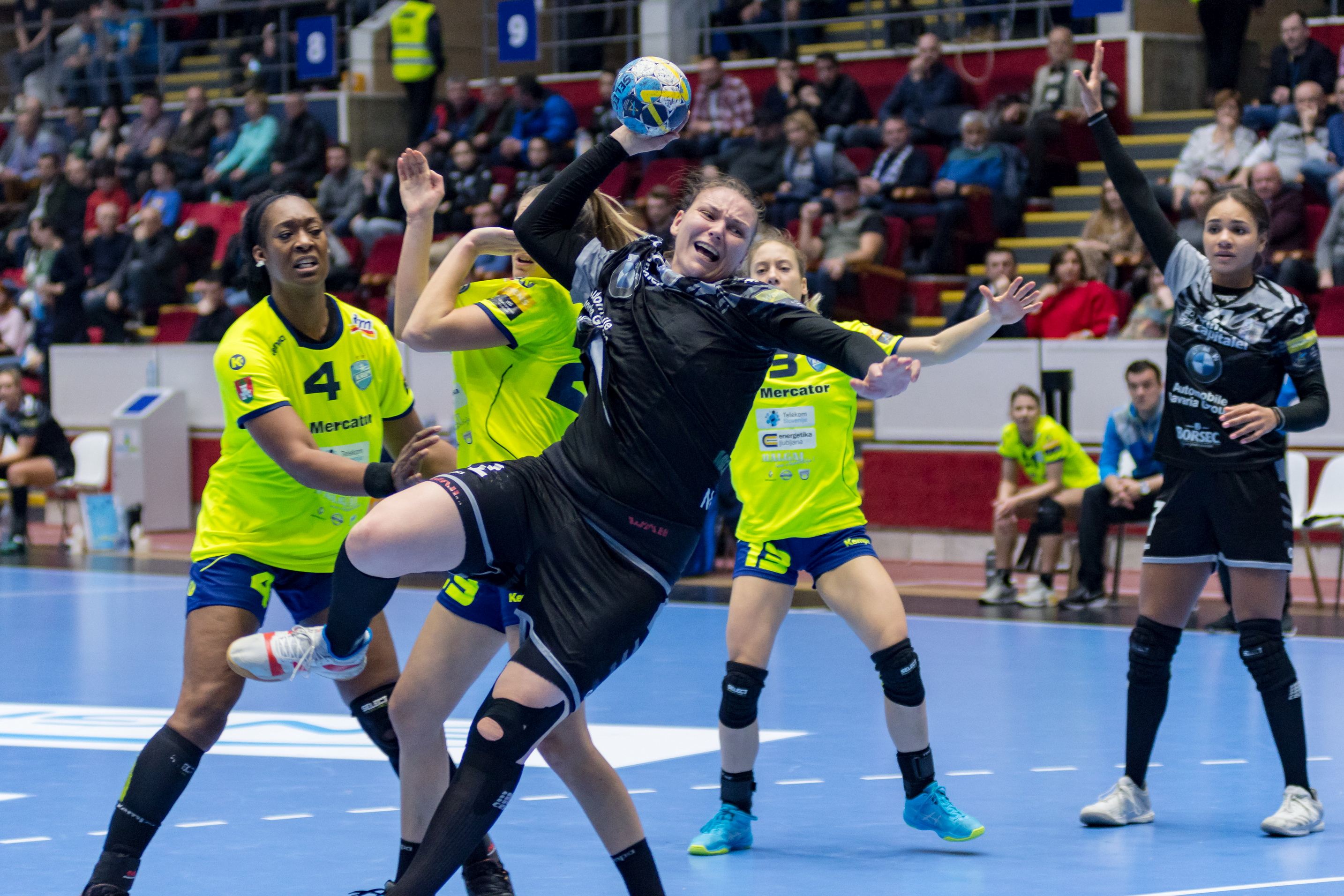 CSM București - Krim Ljubljana, 32-26, în grupele principale ale Ligii Campionilor. Pas mare spre sferturi