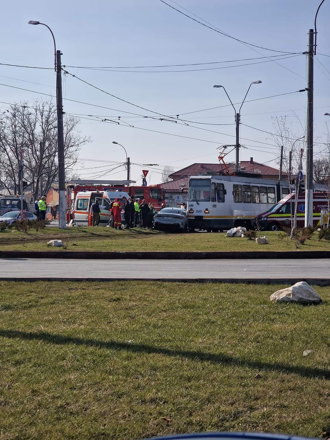 Lino Golden, accident grav în București. A avut nevoie de îngrijiri medicale, după ce mașina lui s-a ciocnit cu un tramvai