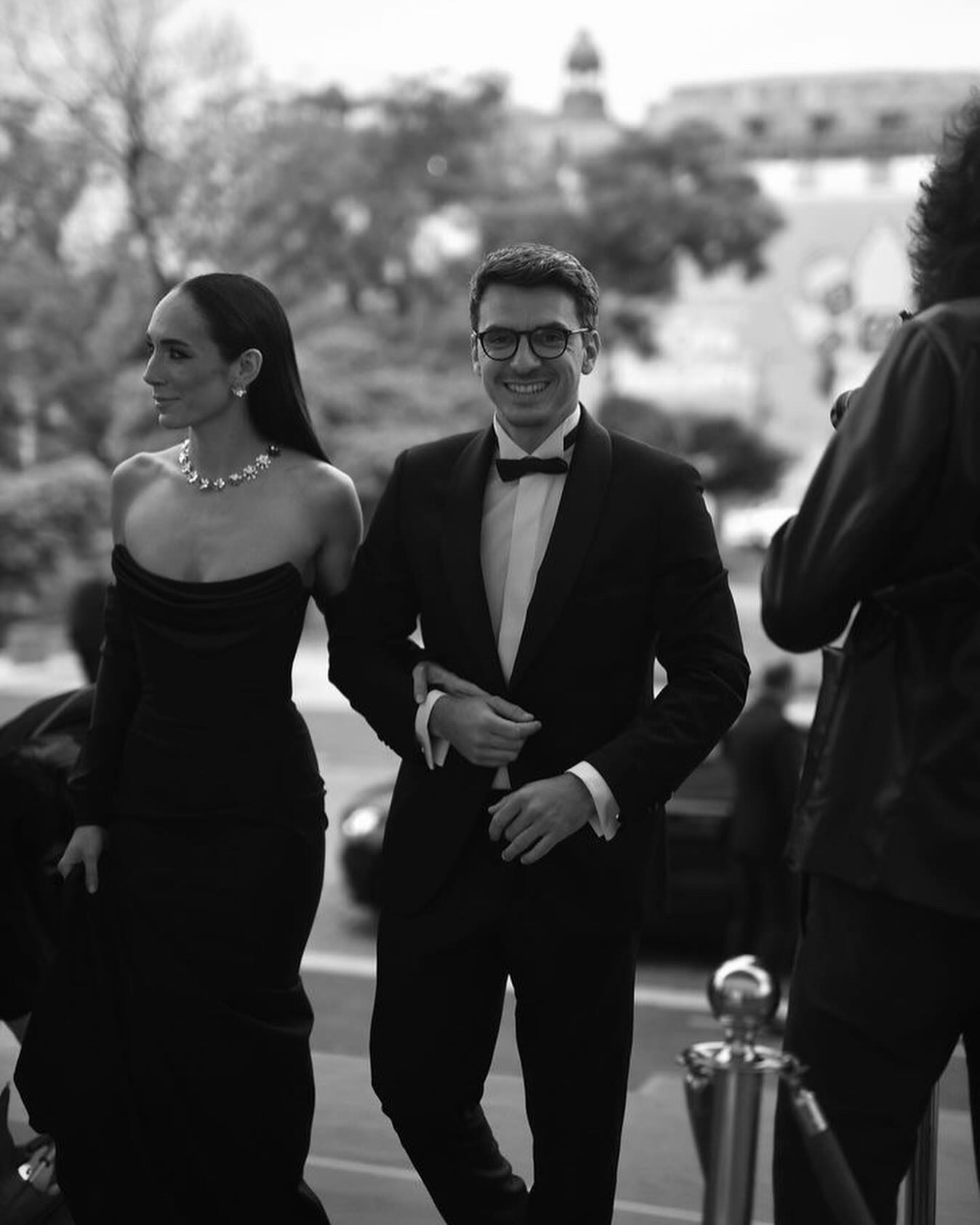 Alexandru Ion s-a căsătorit civil. Cine e Evelyne Vîlcu, tânăra pe care actorul din „Lia - Soția soțului meu” a cunoscut-o pe Tinder