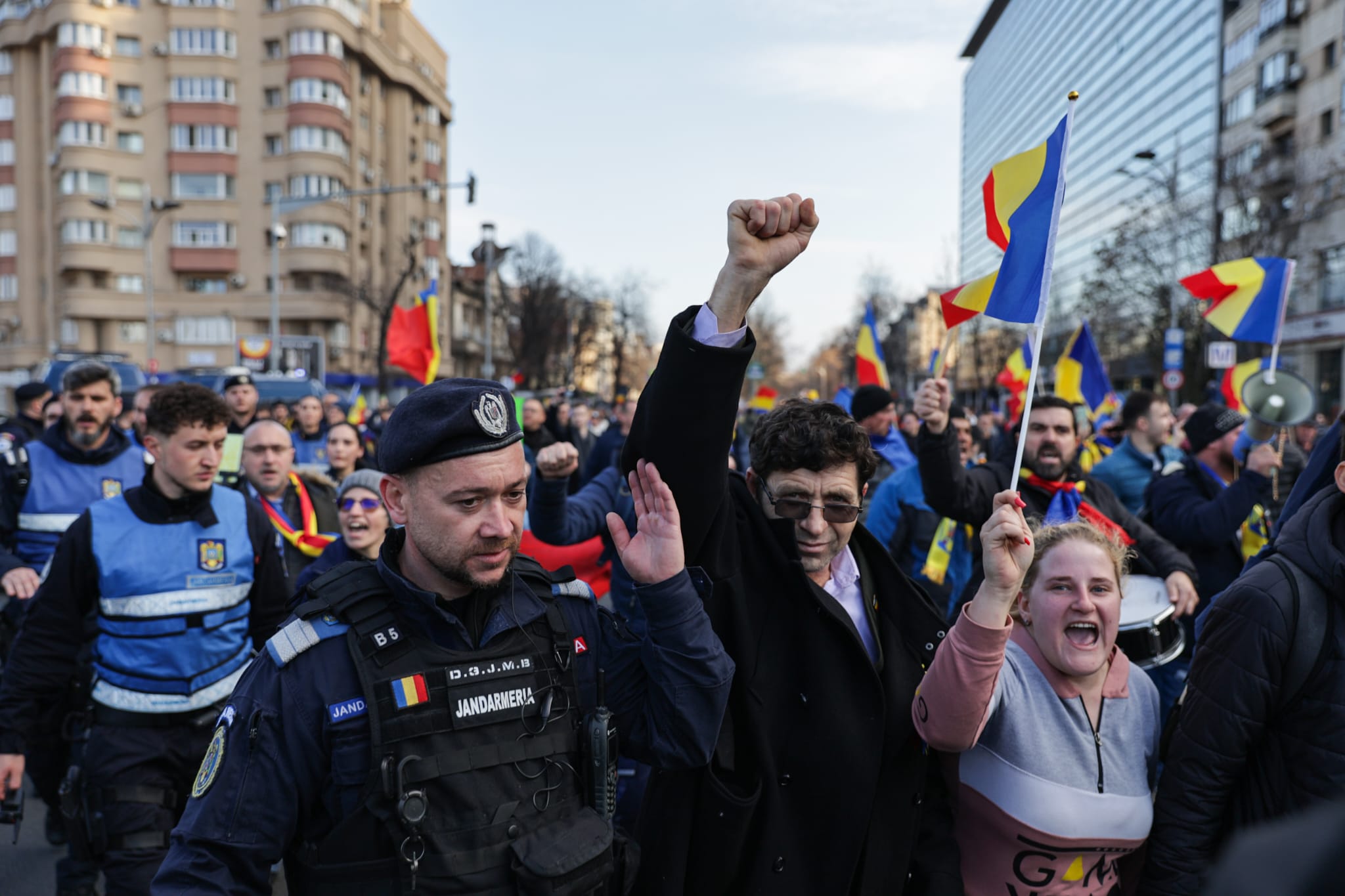 Călin Georgescu a fost înconjurat de mii de oameni la „Marea Horă a Unirii Neamului”: „Suntem legați pentru totdeauna ca frați și surori”