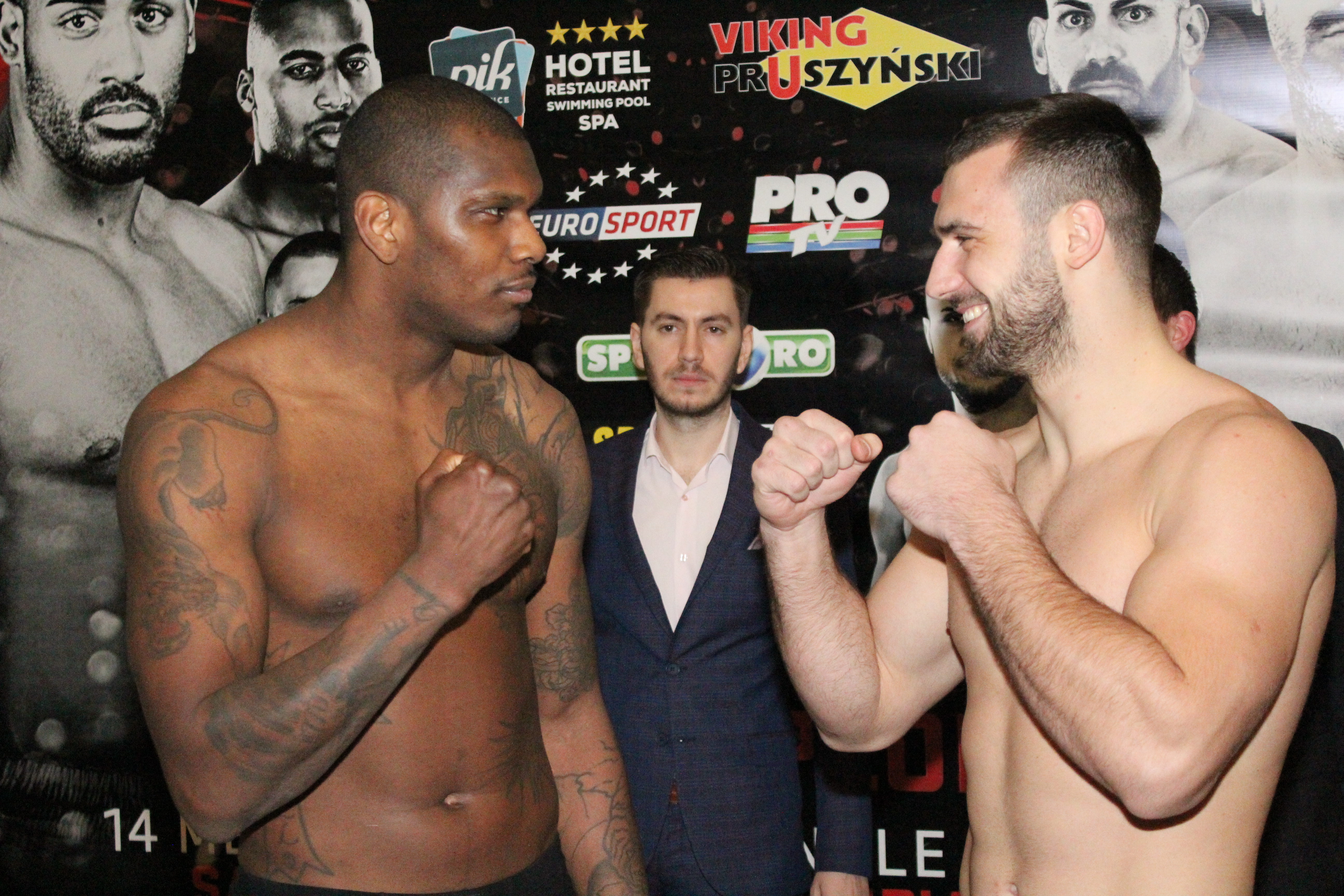 Luptătorii de la Superkombat Ploiești s-au confruntat pentru prima dată la cântarul oficial / GALERIE FOTO