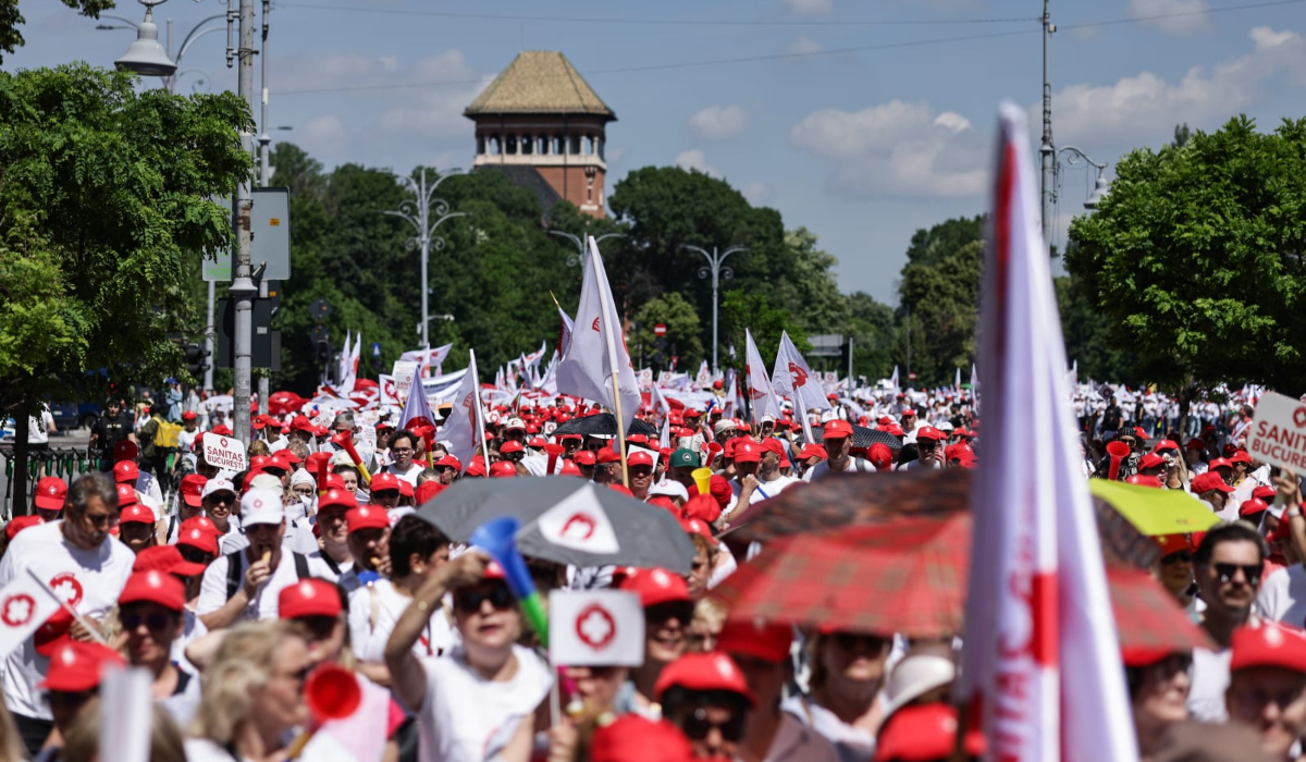 Proteste din cauza legii salarizării: sindicaliștii SANITAS, angajații de la Fabrica de Arme Cugir, ANAF și magistrații se revoltă