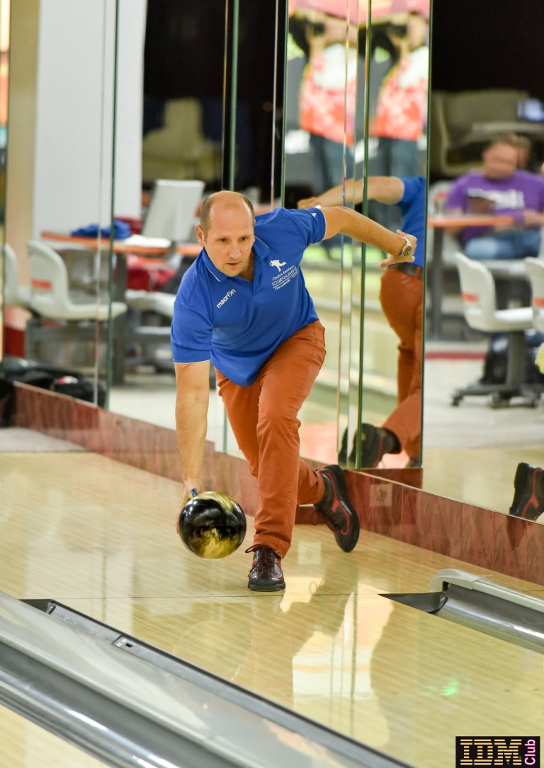 Lucian Paraschiv, jucător român de bowling: ”Investiția inițială este de 500 de euro” / INTERVIU