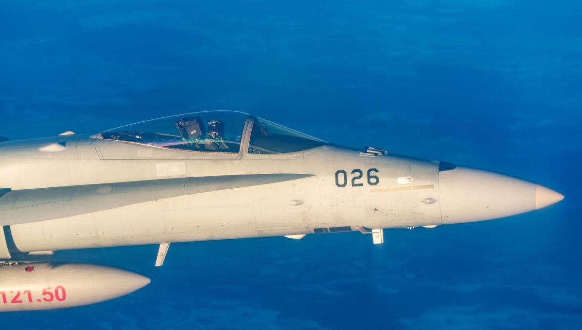 Nicușor Dan a ajuns în România cu avionul Spartan după ce a fost blocat la Paris. A fost escortat de două avioane F-18 în Elveția