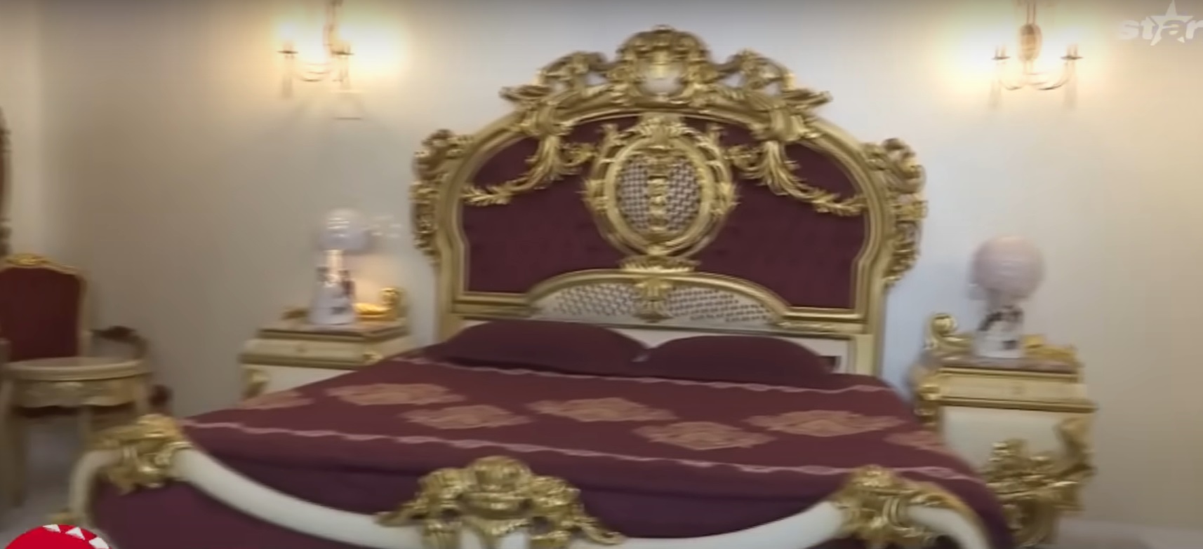 Imagini din casa Medanei și a lui Alin Oprea, decorată de Crăciun. Au împodobit mai mulți brazi, unul chiar și în bucătărie