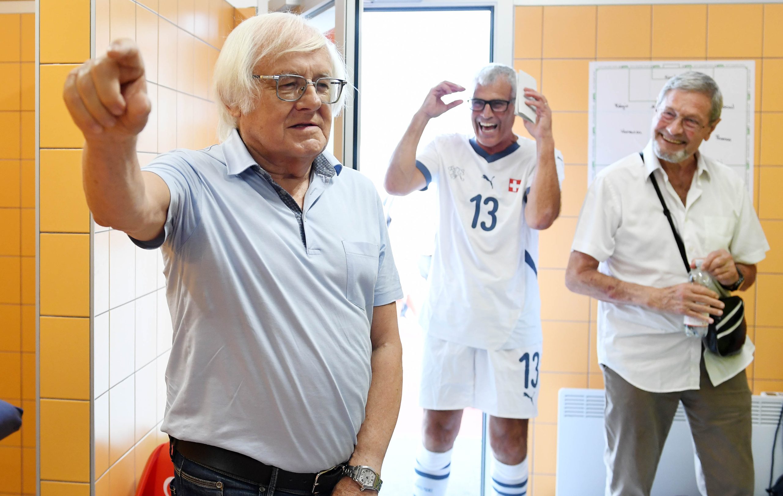 Rebelul fotbalului s-a vindecat după un cancer testicular: „Făceam întrecere cine fură cel mai scump obiect din supermarket”. Fostul mare internațional elvețian Andy Egli, despre meciurile cu România și „inimitabilul Marcel Răducanu”