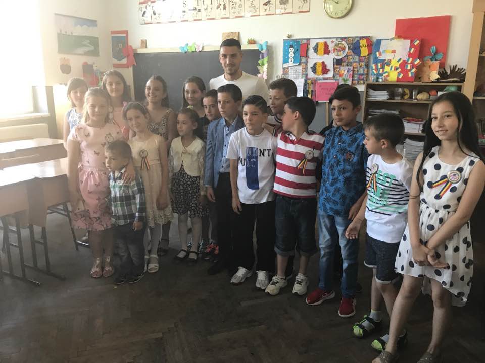 Nicolae Stanciu și-a petrecut vacanța de vară cu familia, iubita și cu viitorii socri | GALERIE FOTO