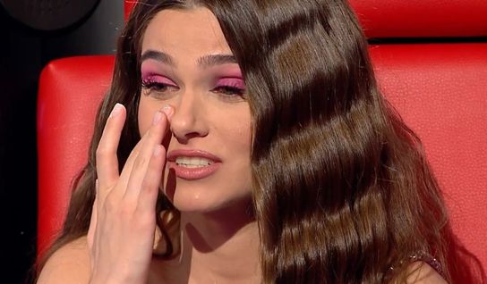 Theo Rose a izbucnit în lacrimi în prima ediție Vocea României sezonul 11. Ce a spus despre fiul ei. „Plângem de proști, de emoții”