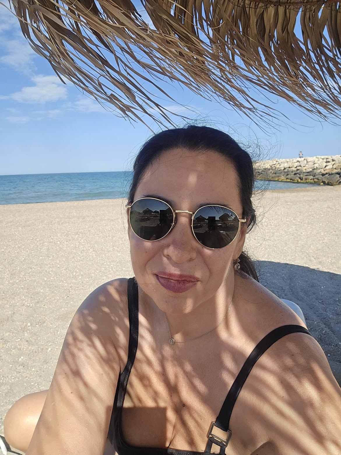 Noi imagini cu Oana Roman în costum de baie, după ce a slăbit 10 kilograme. Cum a apărut vedeta pe Coasta de Azur