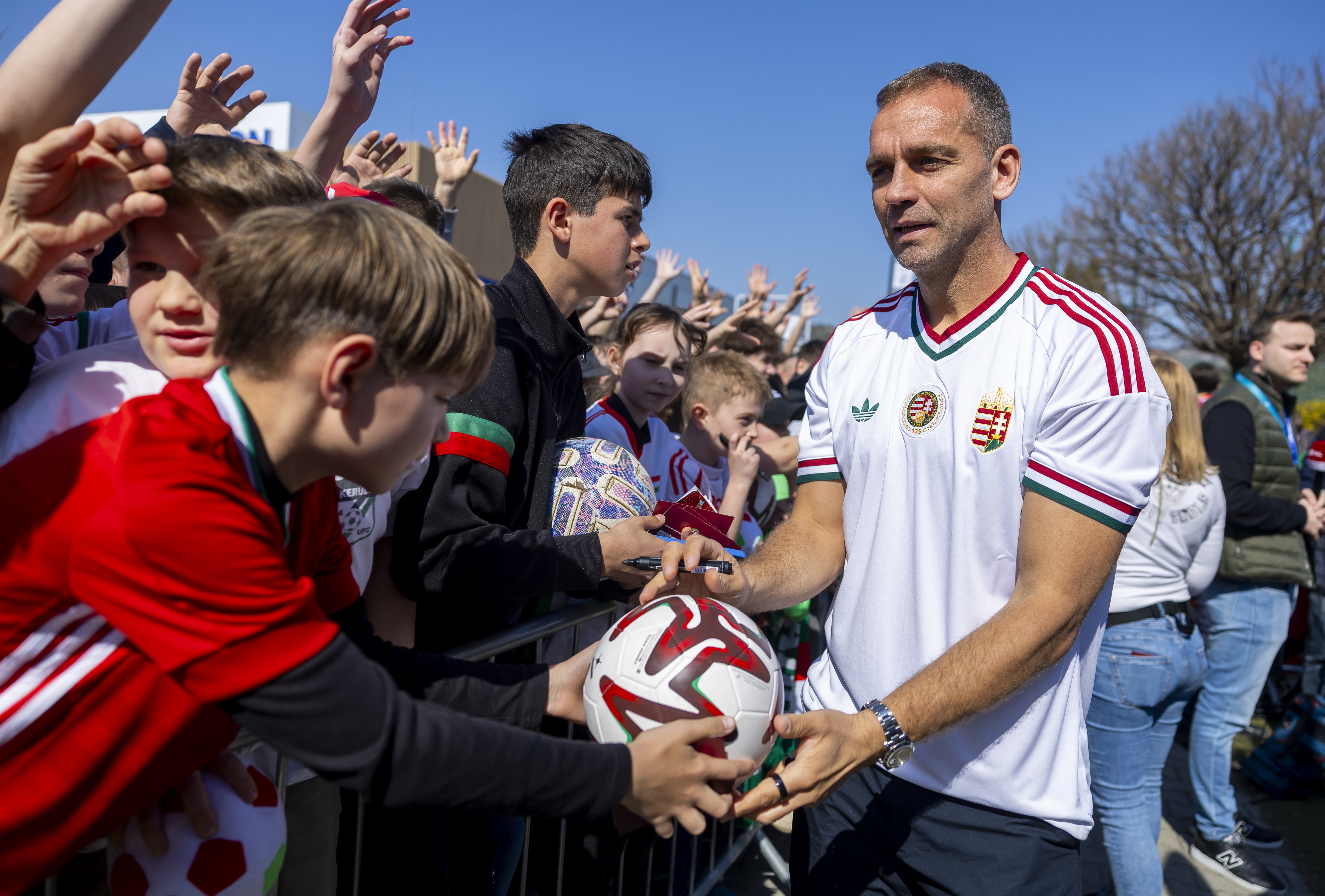 Kiderült, hogy Juhász Roland és Luis Figo mellett mely sztárok lesznek a Legendák Tornája csapatkapitányai