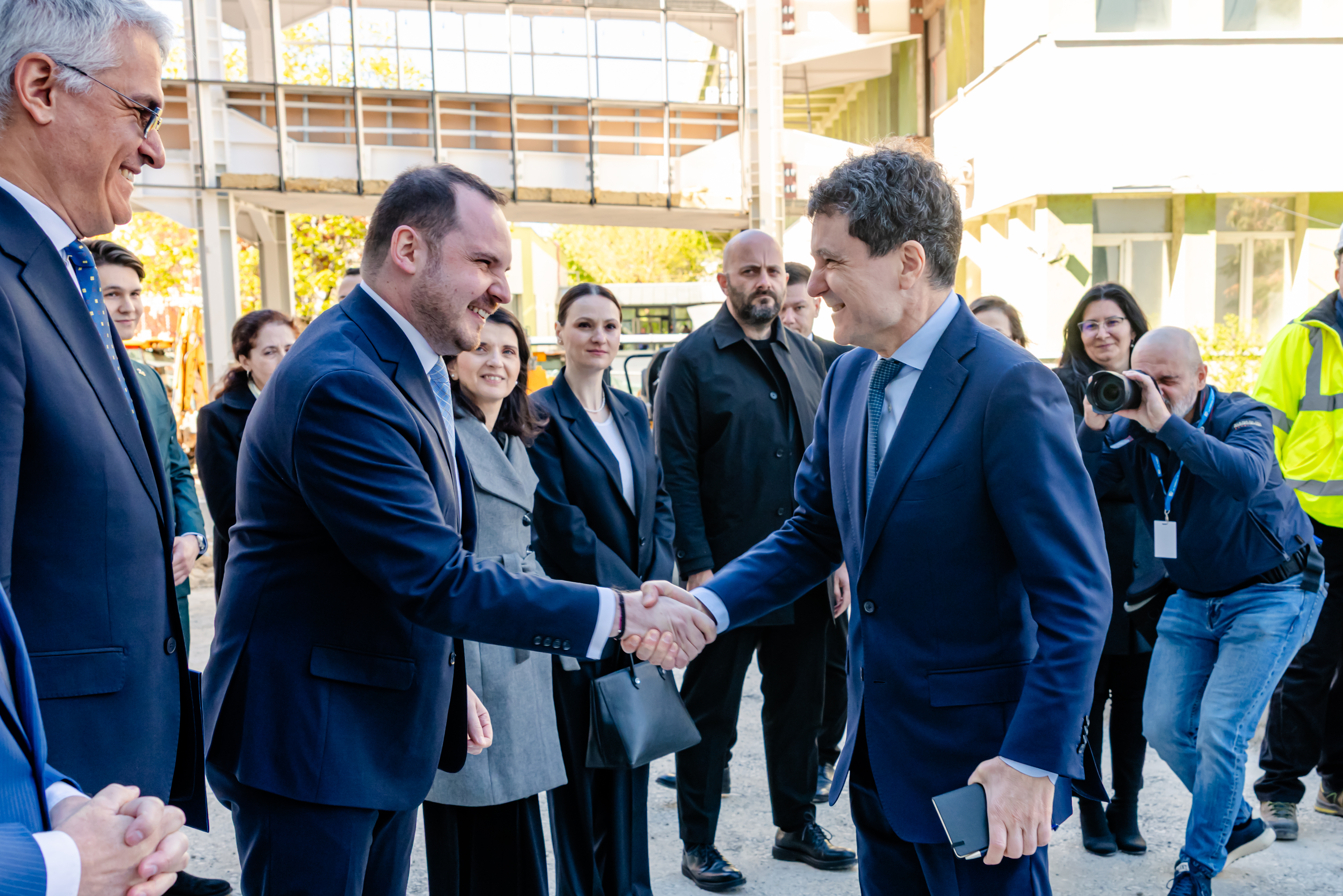Ce a răspuns Nicușor Dan când a fost întrebat dacă îi va cere demisia lui Ilie Bolojan și dacă va accepta un guvern minoritar