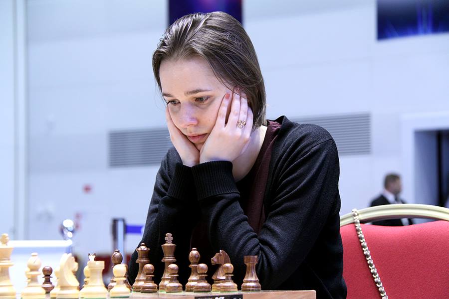 Maria Muziciuk - Natalia Pogonina 1,5 -0,5, în finala Campionatului Mondial de la Soci
