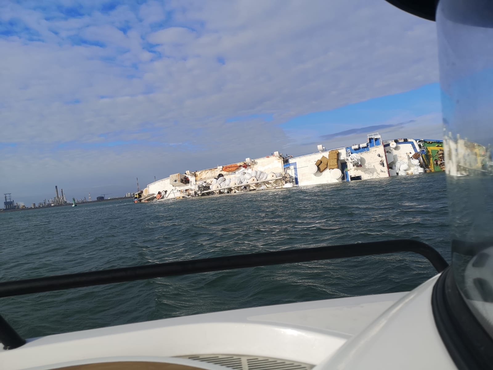 O navă care transporta mii de oi este în pericol de scufundare, în Portul Midia. Cum s-a intervenit pentru salvarea marinarilor