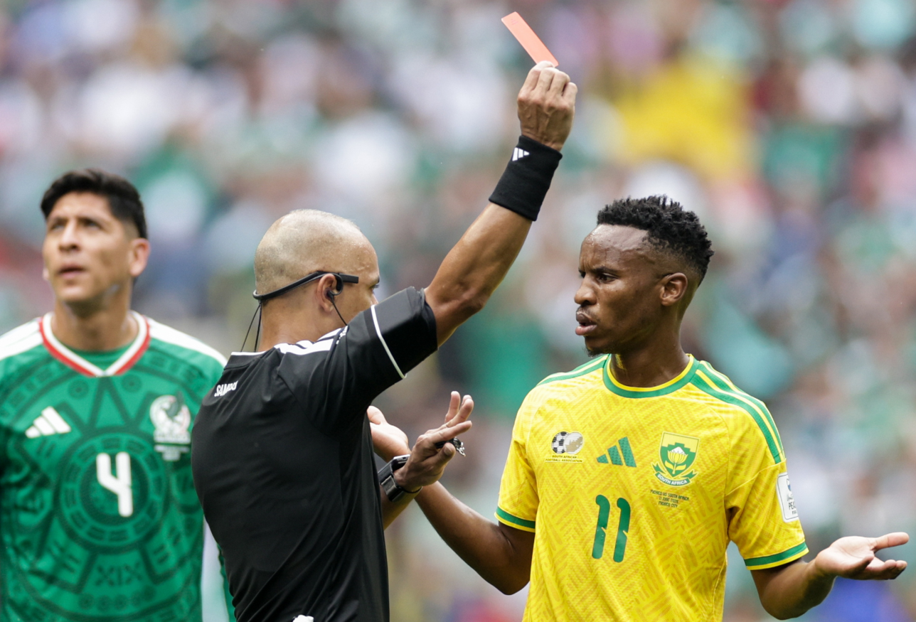 Primul meme de la Campionatul Mondial de Fotbal 2026: jucătorii, debusolați după explicația în engleză a arbitrului pentru cartonașul roșu