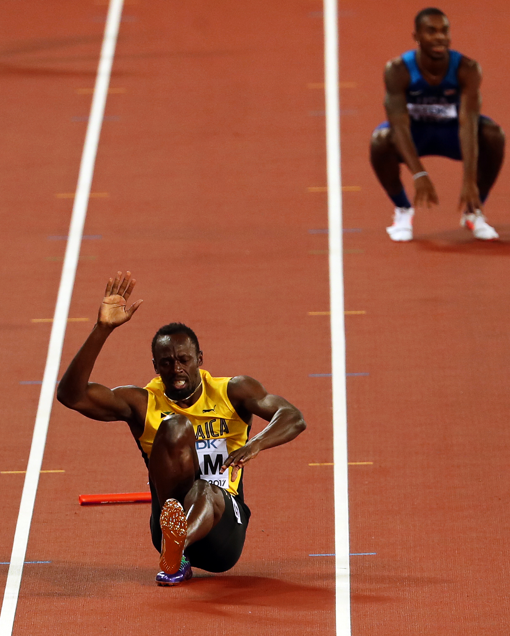 Fiasco Bolt! Marele atlet jamaican s-a accidentat în ultima sa cursă, finala de 4x100 metri de la Mondialele de atletism câștigată de Marea Britanie