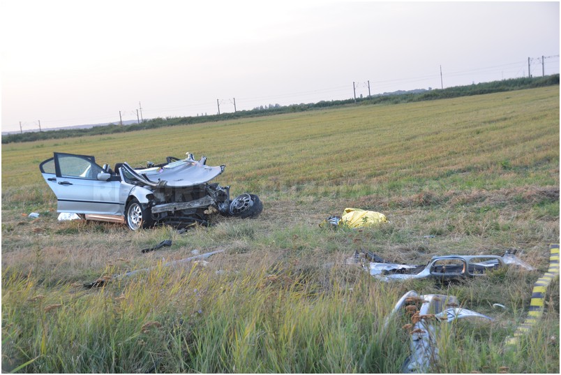 UPDATE: Mamă și fiu, uciși într-un accident înfiorător în județul Buzău. Șoferul vinovat era băut