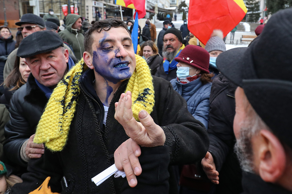 VIDEO | George Simion, stropit cu cerneală la Iași de Ziua Principatelor