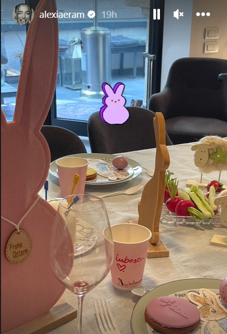 Cum a sărbătorit Andreea Esca Paștele. Imagini de la evenimentul de familie, la care au participat și bunicii