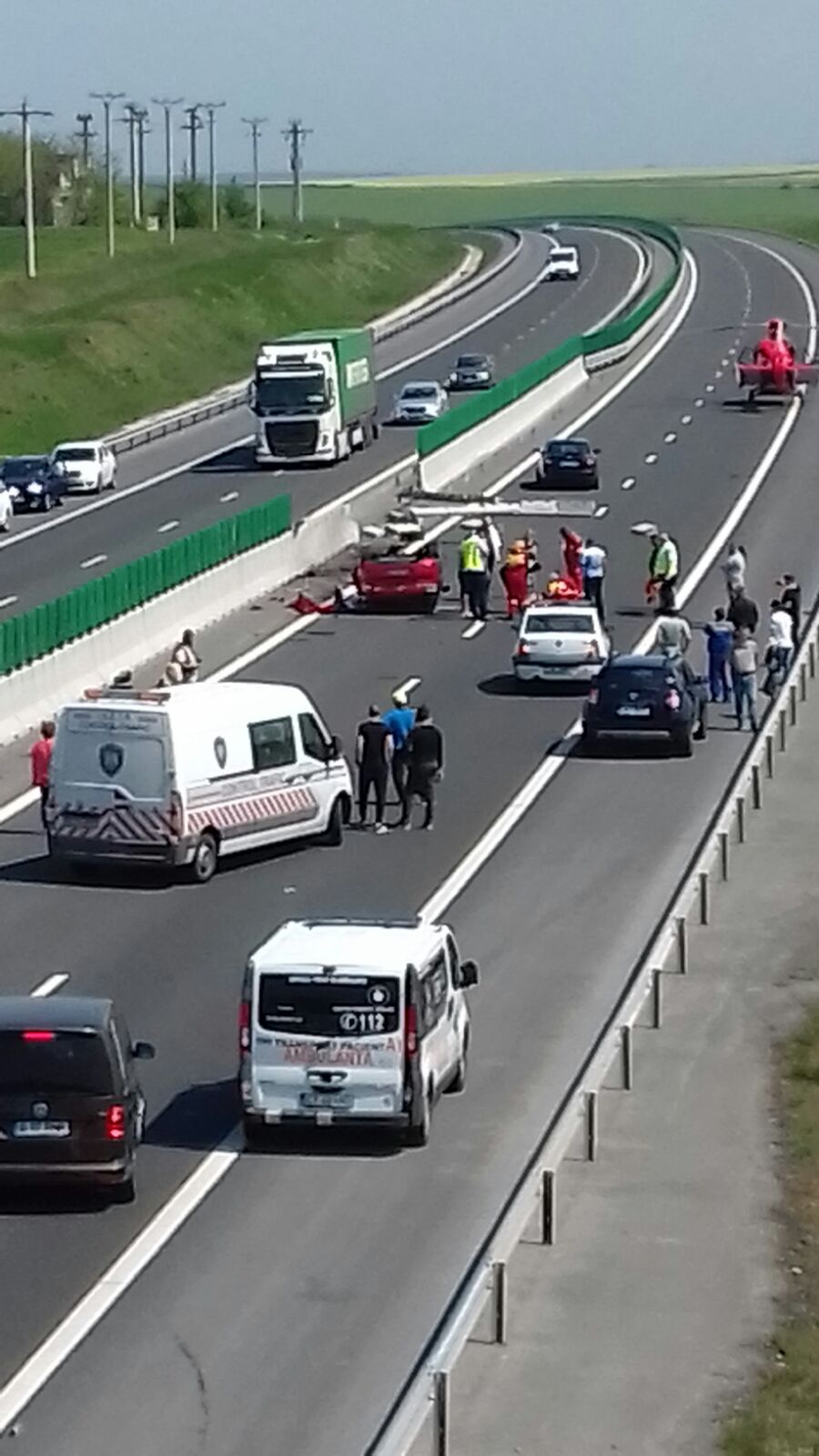 Accident pe Autostrada Soarelui, la km. 180. O tânără s-a răsturnat cu mașina - FOTO