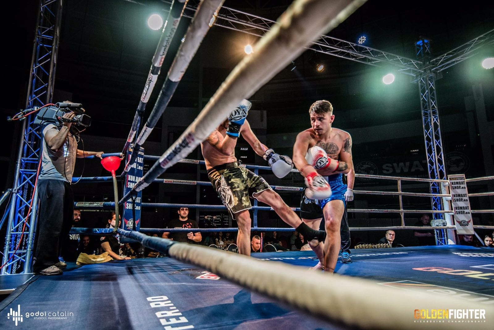 Gabriel Cobzaru, campion național la kickbox. Face pizza ca un italian și luptă ca Jackie Chan