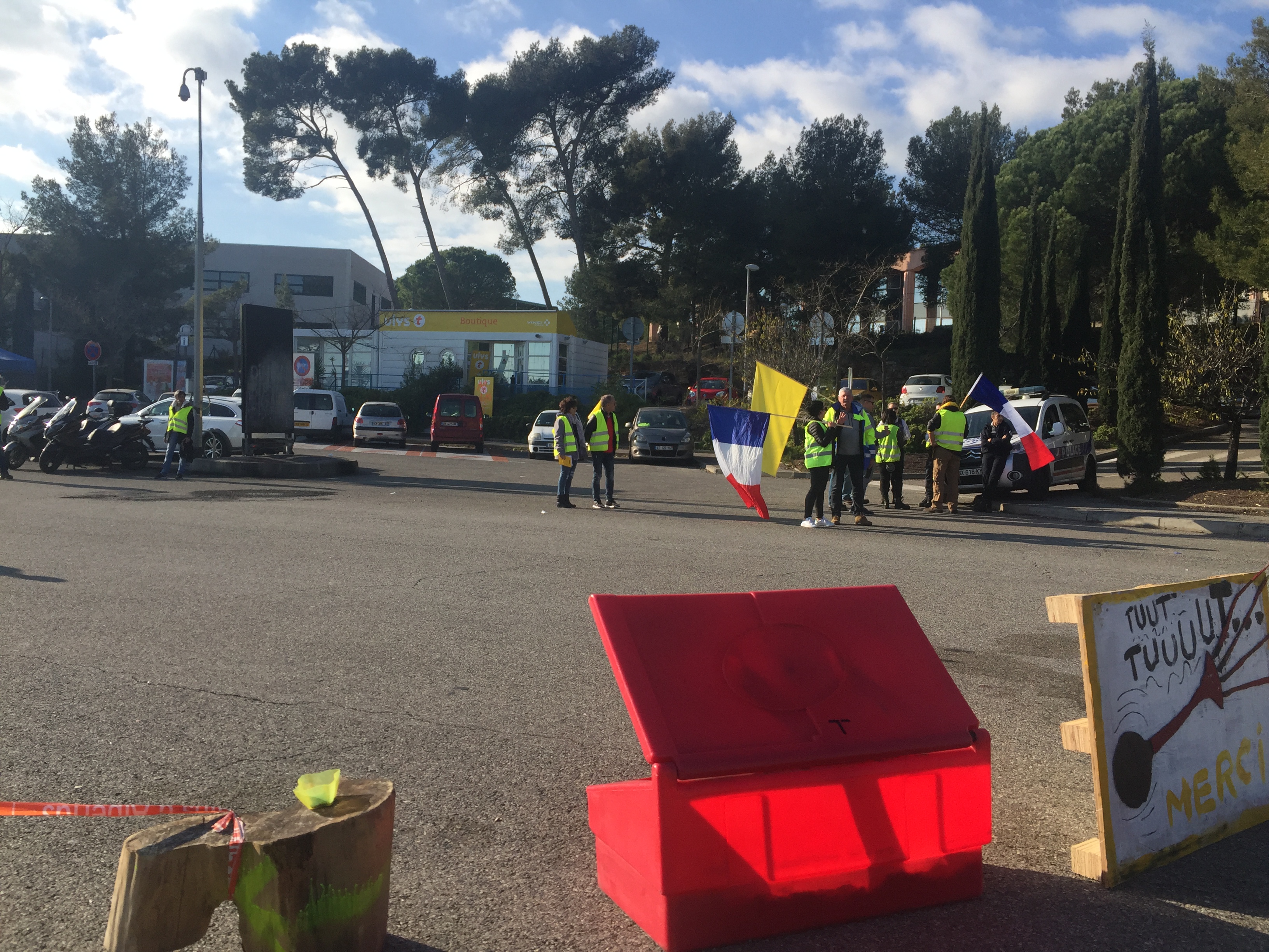 EXCLUSIV | "Ceaușescu" din Divertis e acum "ciotățean" de Provence. Libertatea l-a vizitat pe scriitorul Ioan T. Morar în „paradisul” unde s-a mutat pe termen nelimitat