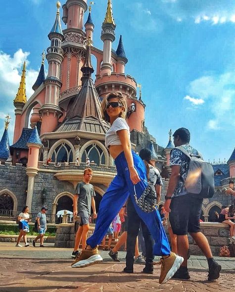 Ce urare i-a făcut Lidia Buble lui Răzvan Simion de ziua lui. S-au distrat împreună la Disneyland | FOTO
