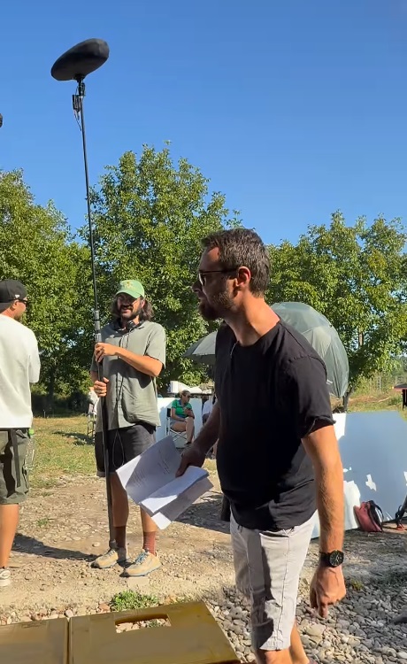 Imagini de la filmările serialului „Las Fierbinți”. Ce fac Mihai Bobonete și Mihai Rait în pauze: „«S-a început» filmările, să se adune fetele”