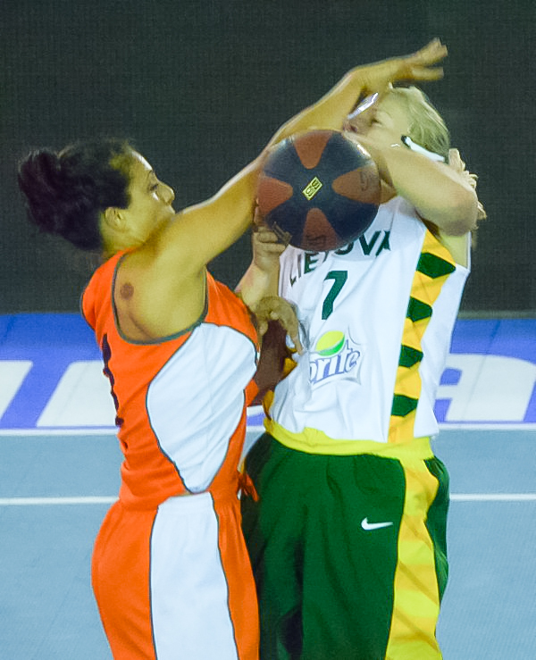 GALERIE FOTO & VIDEO / România joacă astăzi în semifinalele CE de baschet 3x3