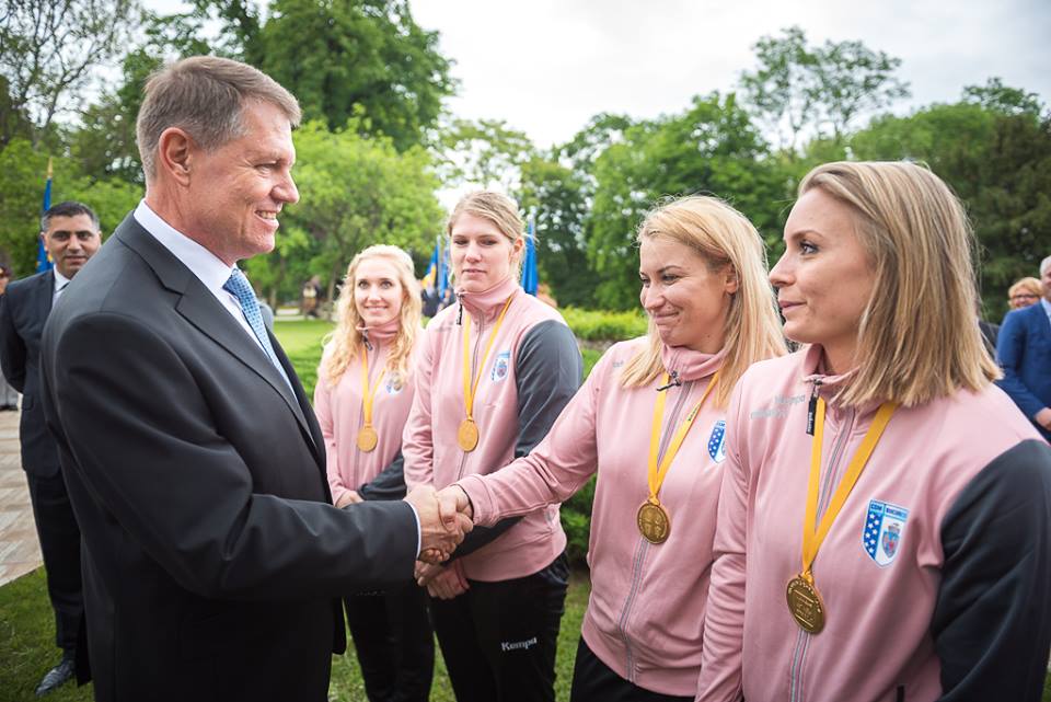 Avem cupe, n-avem săli. CSM București a cucerit două trofee continentale, dar Primăria Capitalei nu e în stare să facă o arenă