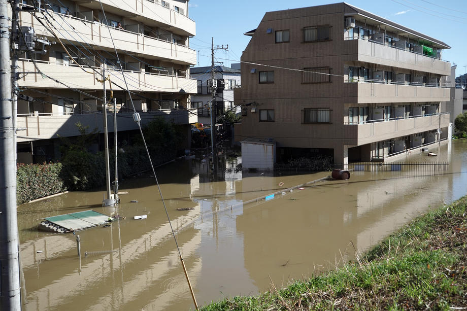 Japonia, lovită de cel mai puternic taifun din ultimele decenii. 18 oameni și-au pierdut viața, în timp ce autoritățile au recomandat evacuarea pentru șase milioane de japonezi