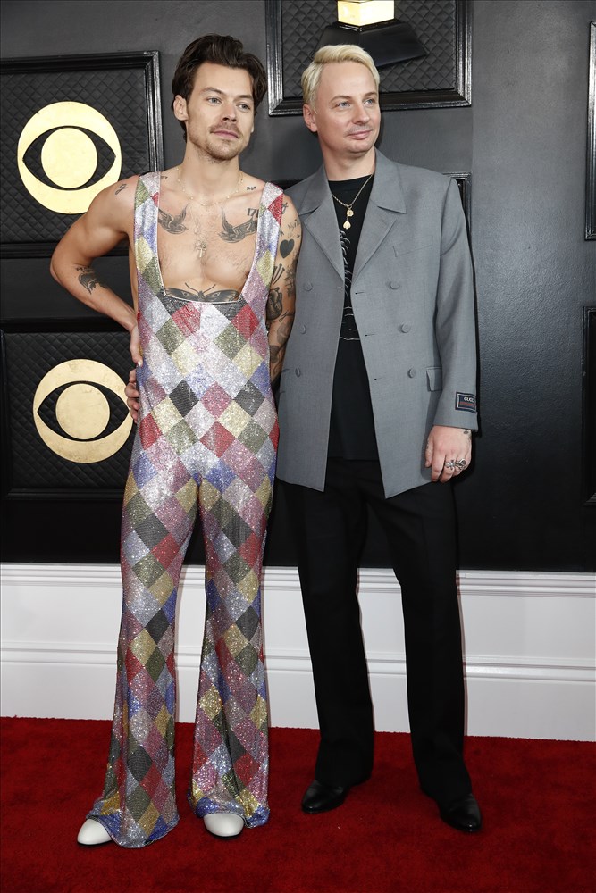 Ținutele vedetelor la Premiile Grammy 2023. Cardi B a avut o rochie excentrică, iar Camila Cabello a purtat un sutien transparent în loc de bluză
