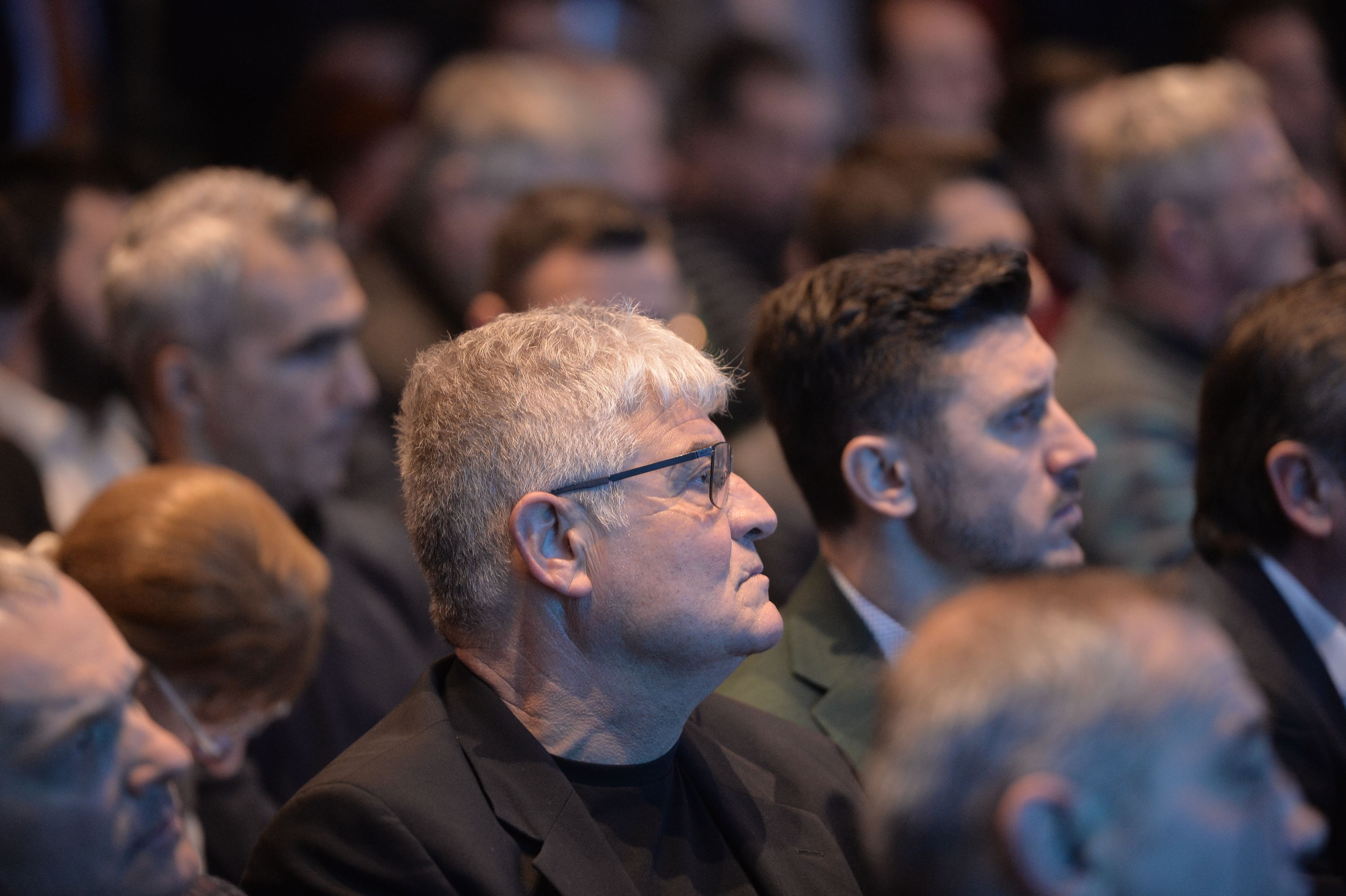 Conferința de lansare a candidaturii lui Ionuț Lupescu la șefia FRF: ”Dacă Gică Popescu era președinte, nu candidam!”. Mesaje de la Mircea Lucescu și de la Sir Alex Ferguson: ”Meriți să câștigi!” | LIVETEXT