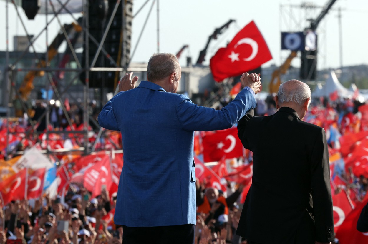 Miting uriaș în Istanbul. 1,7 milioane de turci au ieșit în stradă ca să-și arate susținerea pentru Erdogan, înainte de alegeri