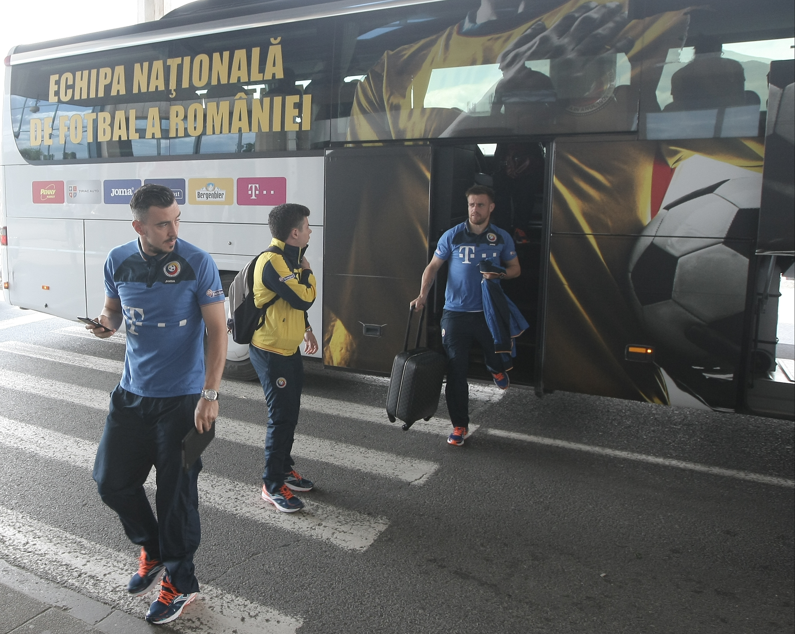 Anghel Iordănescu l-a luat pe Denis Alibec în cantonamentul din Italia. Selecționerul, absent | GALERIE FOTO