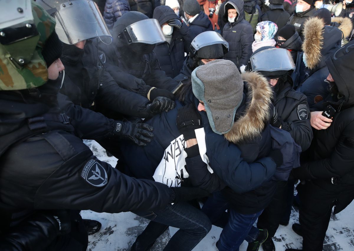 Protestele din Rusia | Peste 2.400 de oameni săltați, printre care și un copil. „Putin e un hoț!” și „Rusia fără Putin!”, au strigat manifestanții