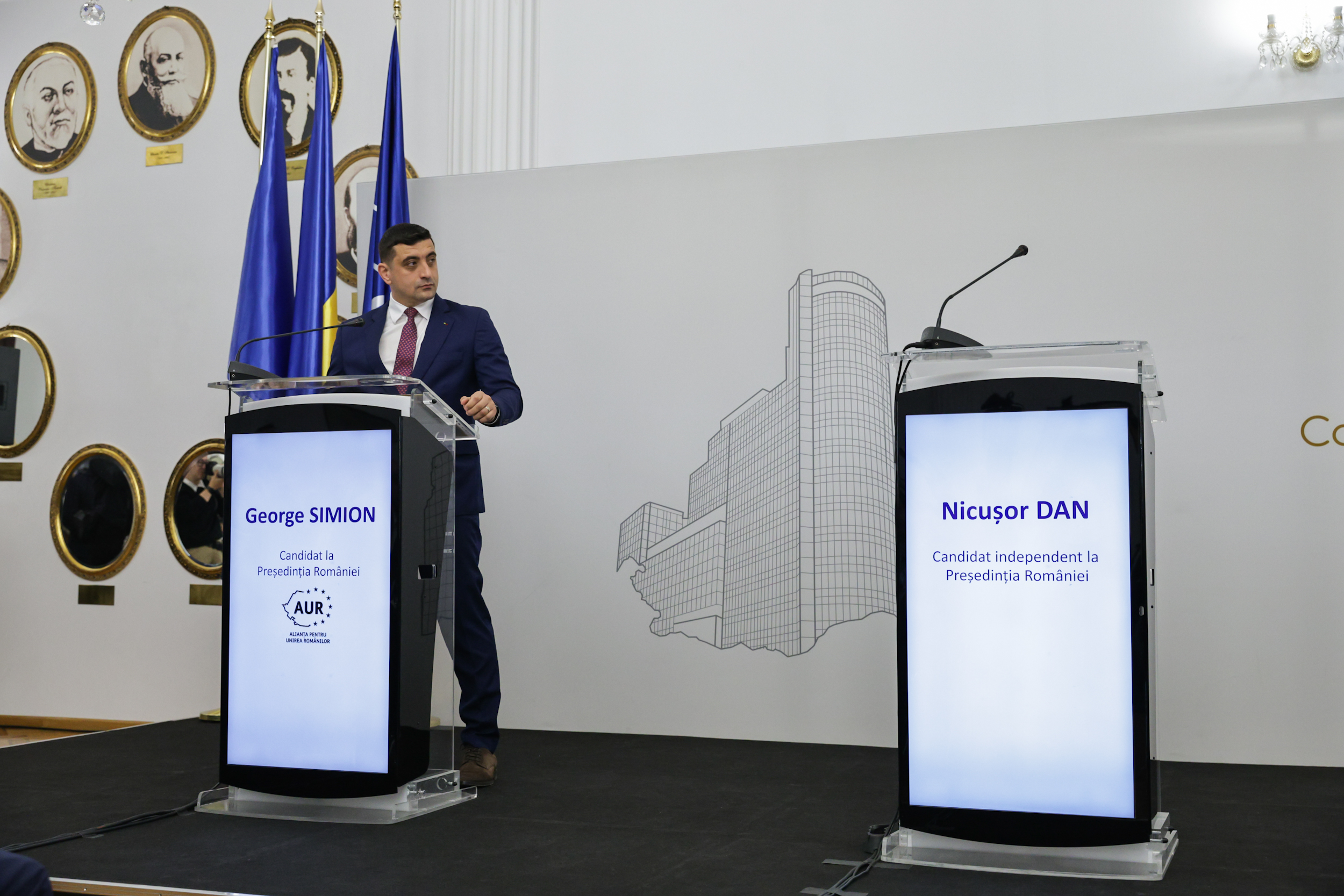 Cultul personalității la George Simion: de la „armata” care-l păzește de jurnaliști la autopromovarea insistentă a întâlnirilor cu lideri europeni REPORTAJ