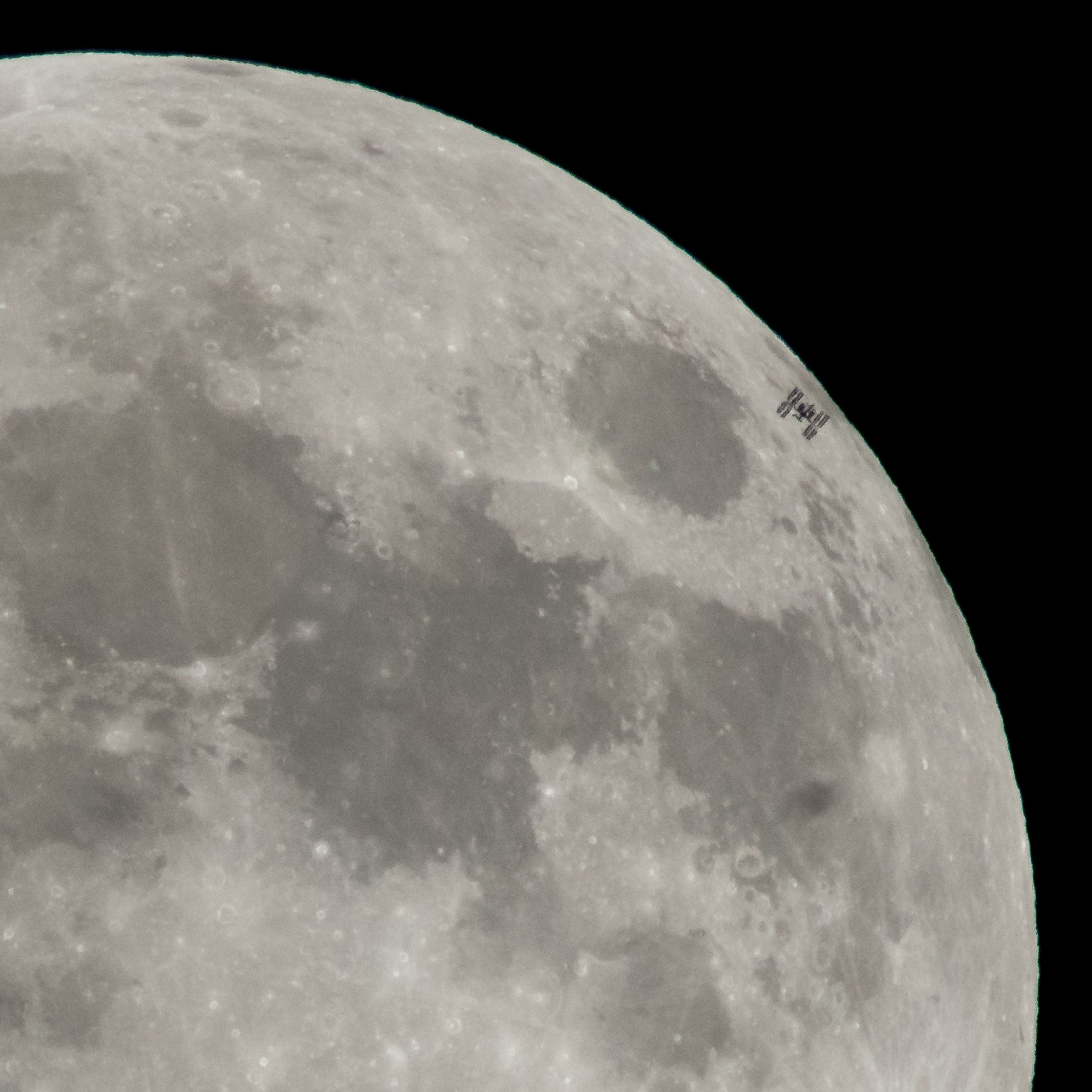 GALERIE FOTO | Doi astronauți ruși au făcut cea mai lungă plimbare în spațiu
