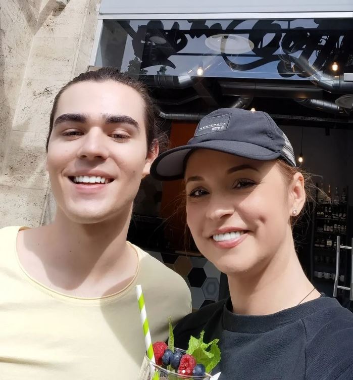 Andreea Marin l-a dat de gol pe Radu Ștefan Bănică: „O surpriză pregătește”. Cum s-a pozat vedeta cu băiatul cel mare al lui Ștefan Bănică jr.