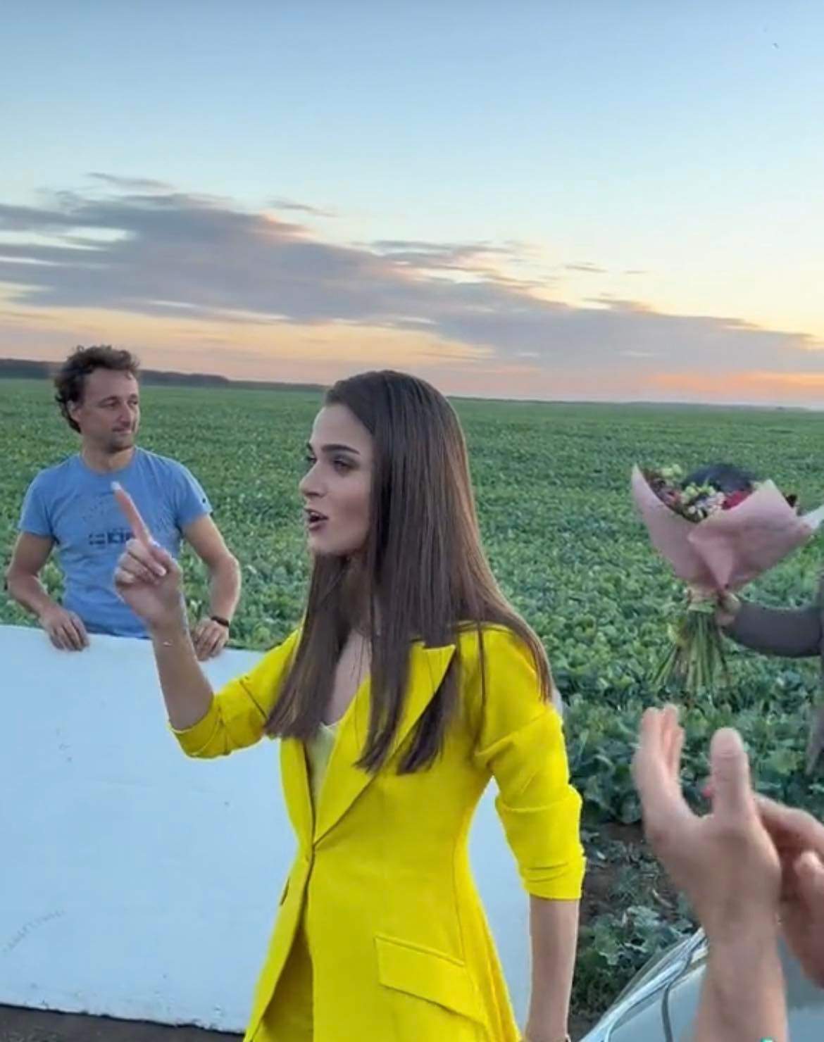 Gestul neașteptat făcut de Anghel Damian pentru iubita lui, Theo Rose. S-a întâmplat în fața colegilor de pe platoul de filmare. „Doamne ajută!”