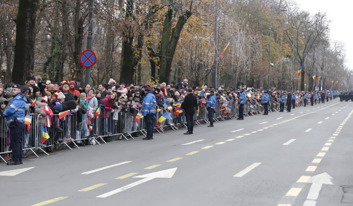 Ce nu s-a văzut la TV de la parada militară de 1 Decembrie, la Arcul de Triumf din București
