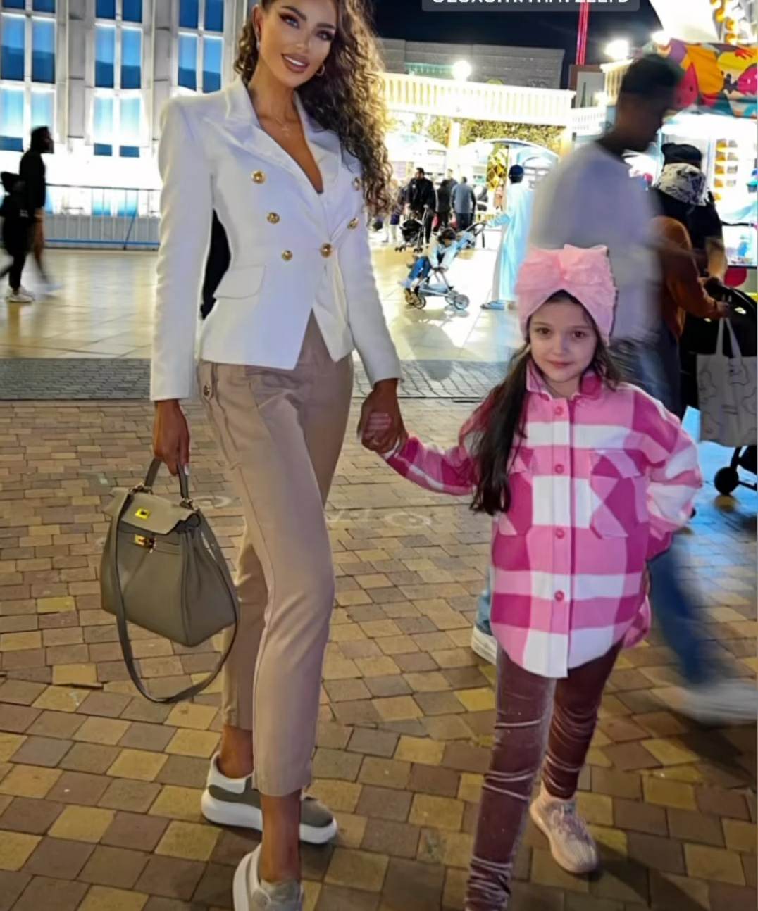 Imagini din vacanța de lux a Biancăi Drăgușanu în Dubai. Ce mesaj i-a transmis lui Gabi Bădălău, iubitul ei, care nu a însoțit-o