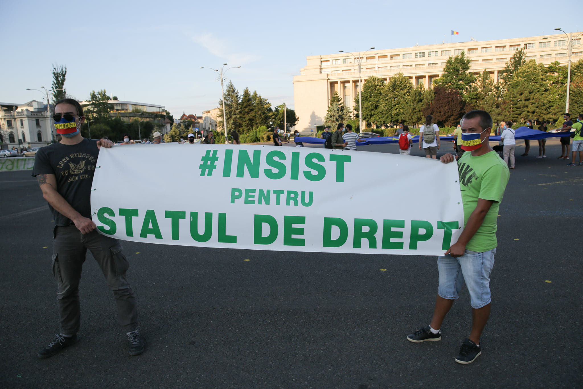 Protest simbolic în Piaţa Victoriei, la doi ani de la violențele înregistrate la “mitingul diasporei” din 10 august. “Vinovații să plătească”