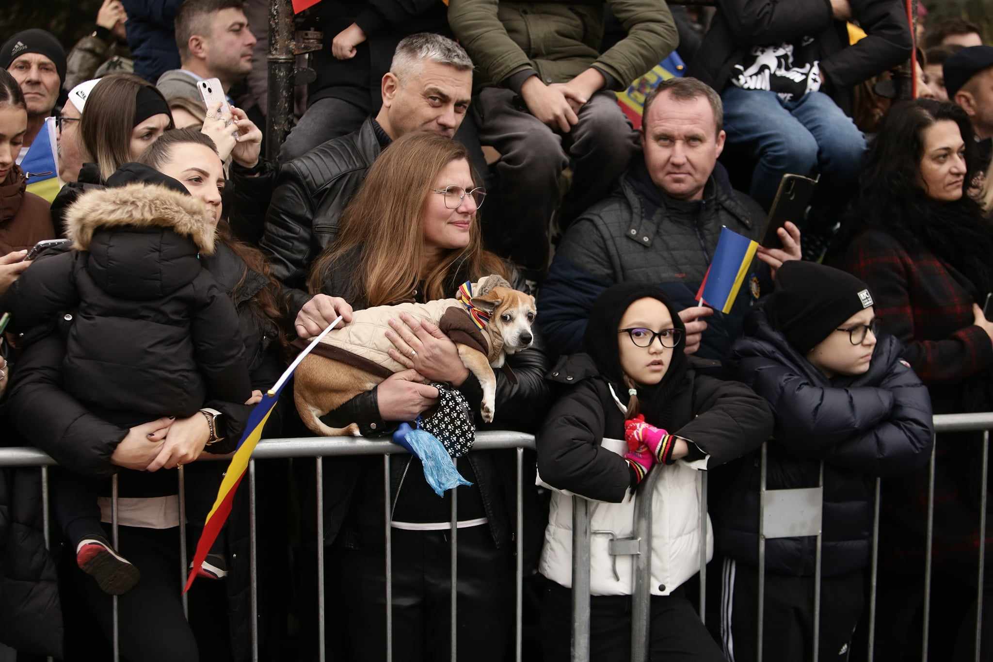 Parada de 1 decembrie 2023 din București. Peste 2.400 de militari, avioane F-16 și Eurofighter au defilat în fața a circa 100.000 de persoane