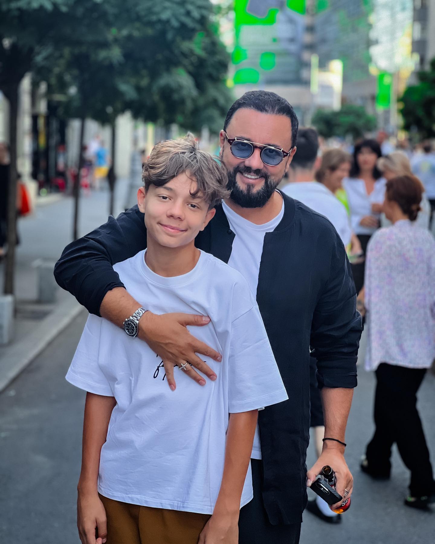 Cătălin Măruță reacționează în urma valului de critici venit după premiera producției Tati part-time. „Și noi suntem acționari la acest film”