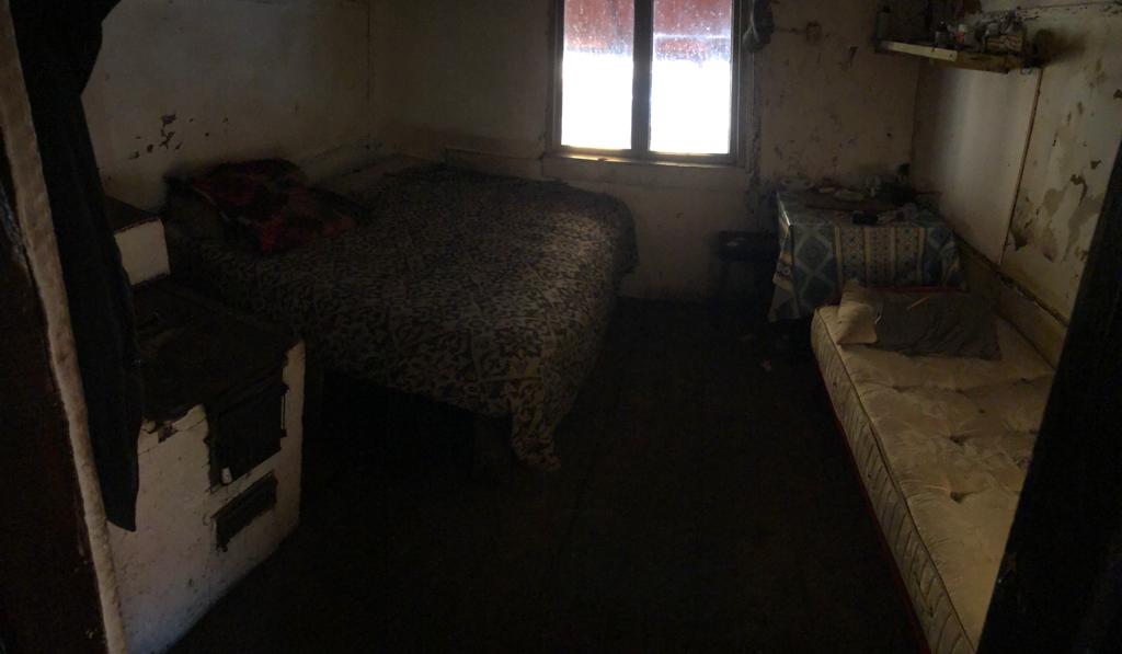 Caz de sclavie în județul Maramureș, depistat de DIICOT. Șapte persoane cu handicap psihic erau exploatate la o stână