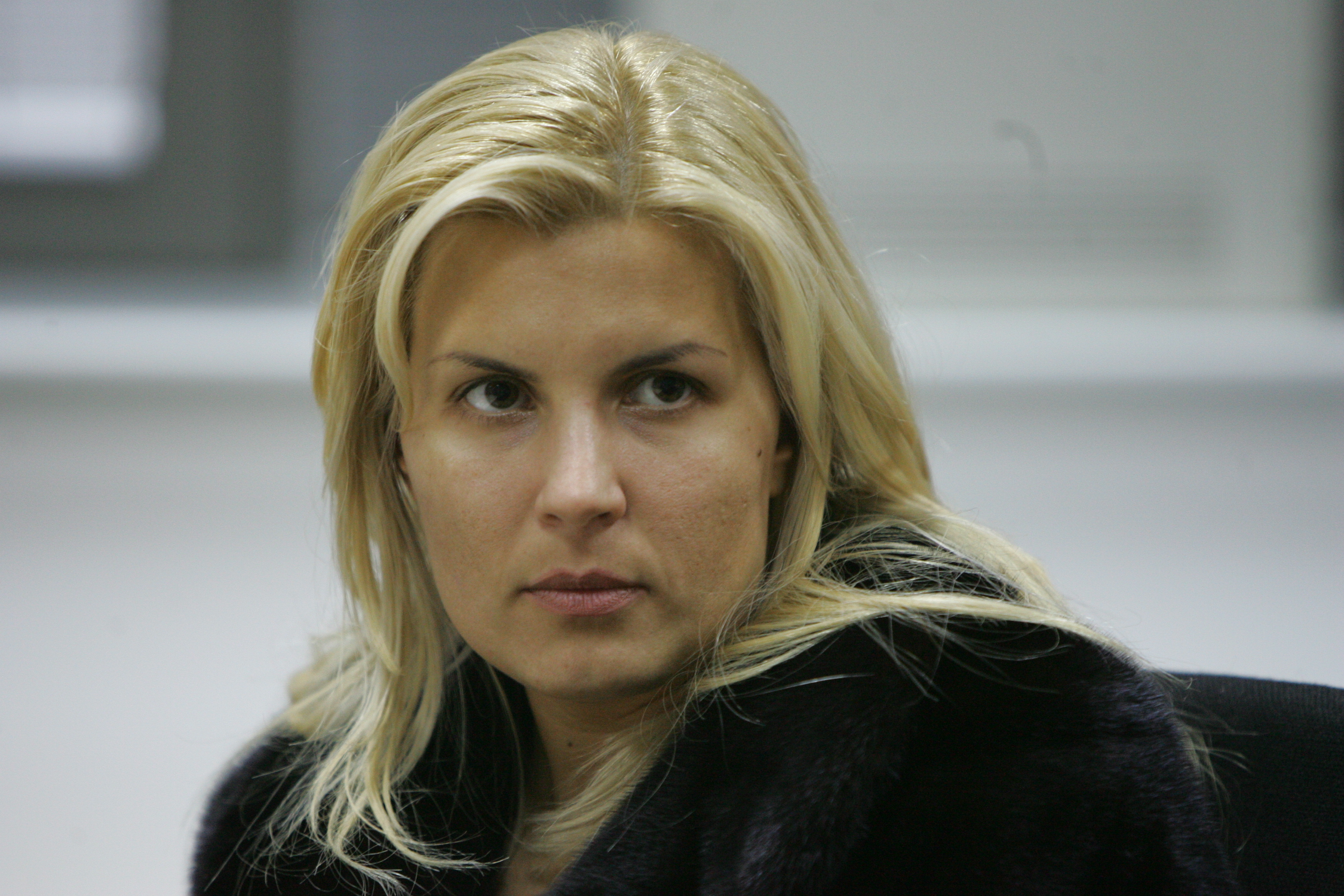 Atunci și acum: Elena Udrea, de la consiliera lui Băsescu, la cel mai vizibil ministru al Turismului și solicitant de azil politic, în lupta cu Justiția