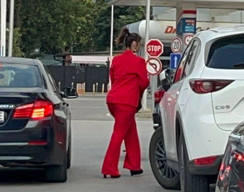 "Es una deskarada..." Miljana Kulić kao Rubi na proslavi rođendana sina Željka